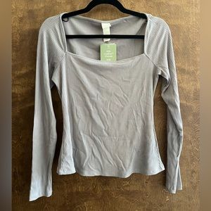 H&M gray square neck top